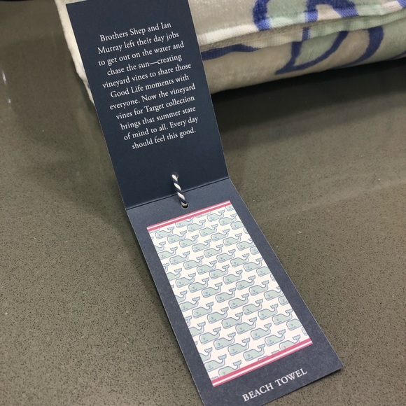 Vineyard Vines x Target Whale Print Beach Towel - Picture 5 of 5
